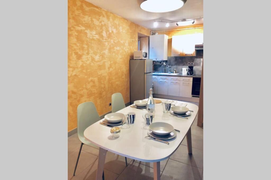 F3 - Neuf - 4/6 P - Lits King Size - Wifi - Cour Apartment Le Puy-en-Velay Bagian luar foto